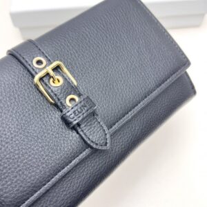 【AT3407】Celine セリーヌの定番レディースロングウォレット、エレガントでおしゃれなデザイン、日常やパーティーにおすすめです。