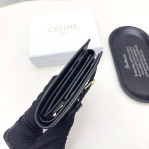 【AT3409】CELINEパリブランドのシンプルなレザーショートウォレット