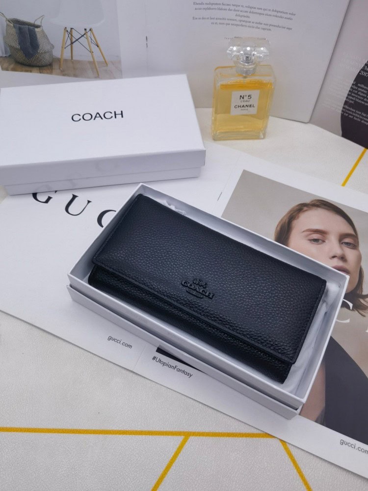 【AT3433】COACHのクラシックなロングウォレット。高級なリザード型押しレザーで、ファッショナブルで万能。コレクションにもおすすめです。