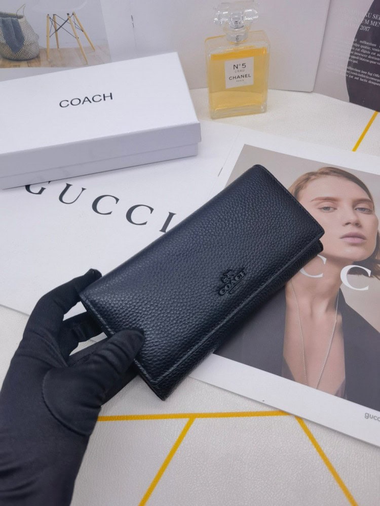 【AT3433】COACHのクラシックなロングウォレット。高級なリザード型押しレザーで、ファッショナブルで万能。コレクションにもおすすめです。