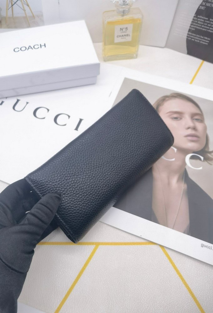 【AT3433】COACHのクラシックなロングウォレット。高級なリザード型押しレザーで、ファッショナブルで万能。コレクションにもおすすめです。