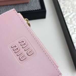 【AT3439】MIU MIU 甘いピンク色の折りたたみショートウォレット｜シンプルで万能 落ち着いて精巧 おしゃれ必須