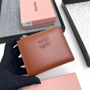 【AT3443】MIU MIU ヴィンテージブラウンのショートウォレット｜エレガントで知的な軽奢質感 小さくて便利