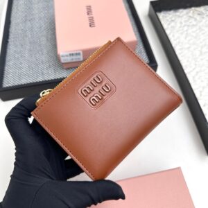 【AT3443】MIU MIU ヴィンテージブラウンのショートウォレット｜エレガントで知的な軽奢質感 小さくて便利