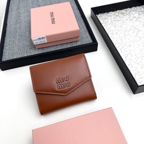 【AT3448】MIU MIU ヴィンテージブラウンエンベロープショートウォレット｜ラグジュアリーエレガントでクラシック ピーチポケット 便利な 余計な文言は追加しないでください。
