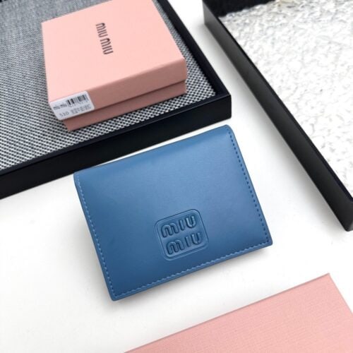 【AT3449】MIU MIU レトロなブルーのショートウォレット｜エレガントなラグジュアリーでクラシックなコーディネート 便利な携帯用アイテム