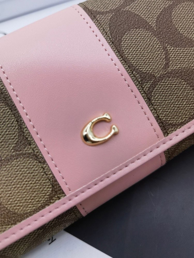 【AT3455】COACHのクラシックなC型ロングウォレット。ファッショナブルなカラーブロック、レトロでエレガントなスタイル。