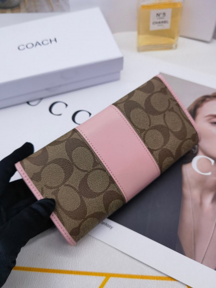 【AT3455】COACHのクラシックなC型ロングウォレット。ファッショナブルなカラーブロック、レトロでエレガントなスタイル。