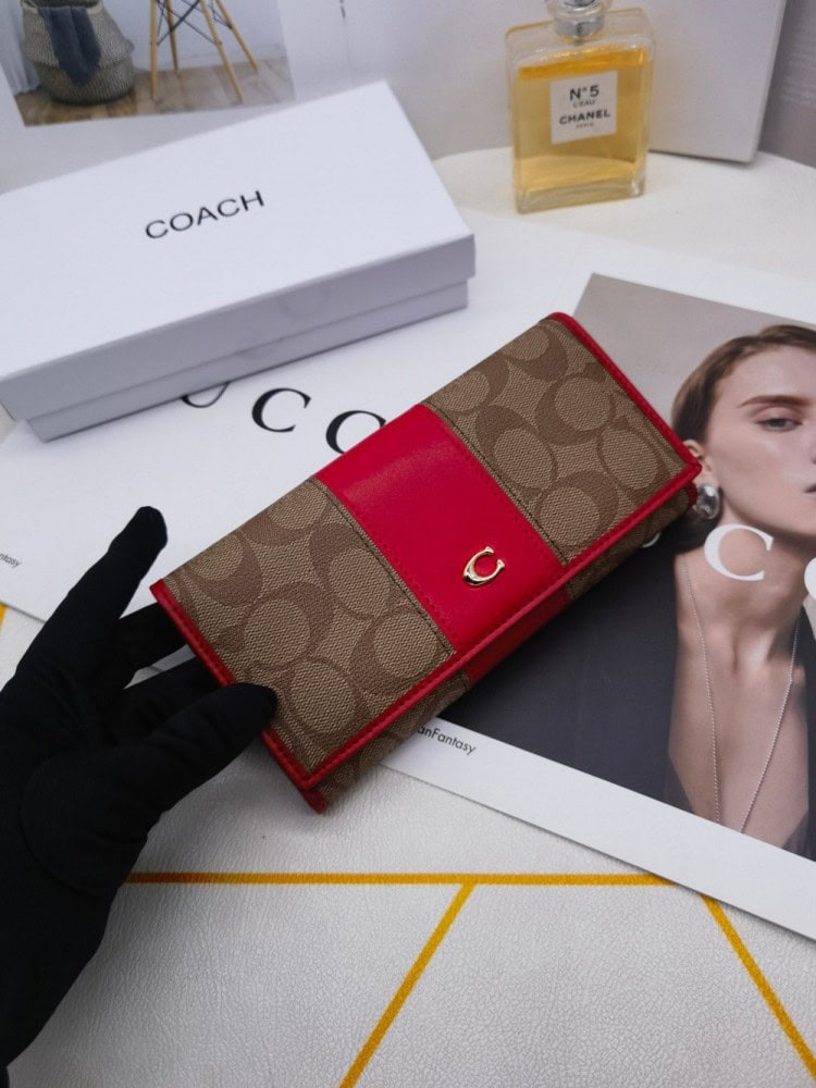 【AT3456】COACHクラシックC柄のコントラストカラー長財布　おしゃれで合わせやすく、コレクションにも最適