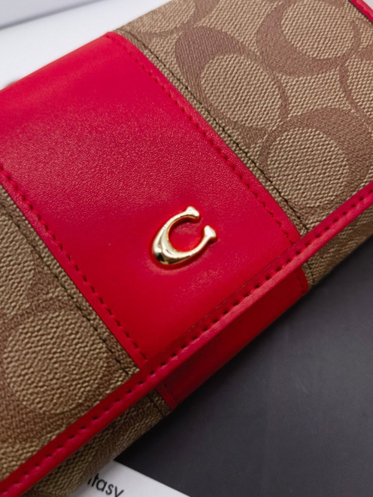 【AT3456】COACHクラシックC柄のコントラストカラー長財布　おしゃれで合わせやすく、コレクションにも最適