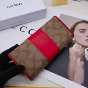 【AT3456】COACHクラシックC柄のコントラストカラー長財布　おしゃれで合わせやすく、コレクションにも最適