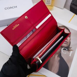 【AT3456】COACHクラシックC柄のコントラストカラー長財布　おしゃれで合わせやすく、コレクションにも最適