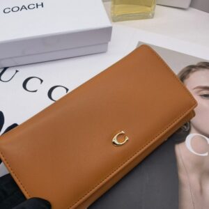 【AT3458】COACHのクラシックなC字母のカラーブロックの長財布｜大容量のデザイン｜ファッションや合わせやすい｜コレクションする価値あり