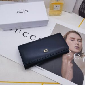 【AT3459】COACHの長いクラシックレザーウォレット｜エレガントで万能｜大容量設計｜コレクションにおすすめ