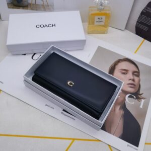 【AT3459】COACHの長いクラシックレザーウォレット｜エレガントで万能｜大容量設計｜コレクションにおすすめ