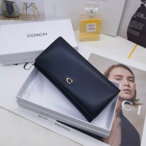 【AT3459】COACHの長いクラシックレザーウォレット｜エレガントで万能｜大容量設計｜コレクションにおすすめ