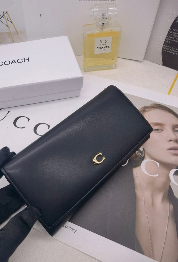 【AT3459】COACHの長いクラシックレザーウォレット｜エレガントで万能｜大容量設計｜コレクションにおすすめ
