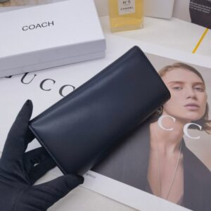 【AT3459】COACHの長いクラシックレザーウォレット｜エレガントで万能｜大容量設計｜コレクションにおすすめ