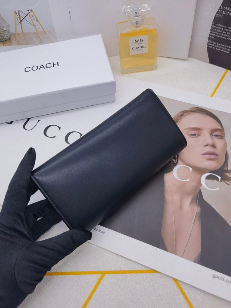 【AT3459】COACHの長いクラシックレザーウォレット｜エレガントで万能｜大容量設計｜コレクションにおすすめ