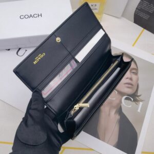 【AT3459】COACHの長いクラシックレザーウォレット｜エレガントで万能｜大容量設計｜コレクションにおすすめ
