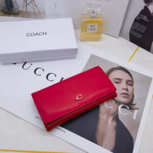 【AT3460】COACHのクラシックなCの長財布。ファッションでシンプルなデザイン、高級な皮製感じ。
