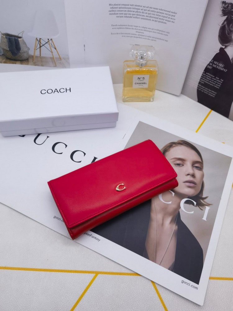 【AT3460】COACHのクラシックなCの長財布。ファッションでシンプルなデザイン、高級な皮製感じ。