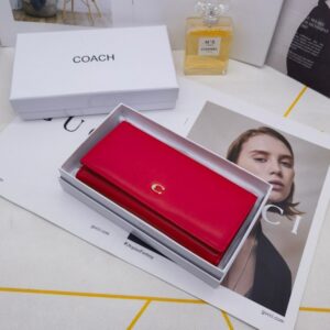 【AT3460】COACHのクラシックなCの長財布。ファッションでシンプルなデザイン、高級な皮製感じ。
