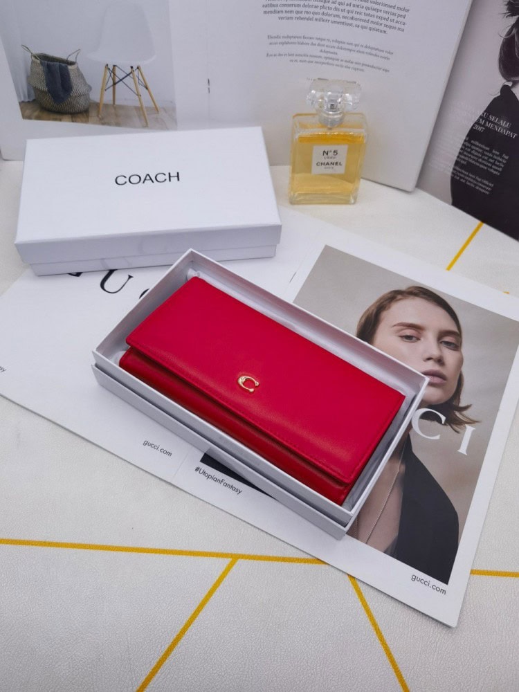 【AT3460】COACHのクラシックなCの長財布。ファッションでシンプルなデザイン、高級な皮製感じ。