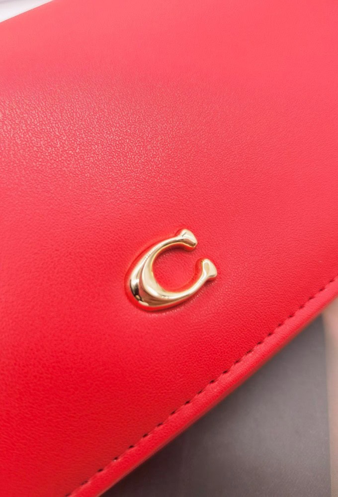 【AT3460】COACHのクラシックなCの長財布。ファッションでシンプルなデザイン、高級な皮製感じ。