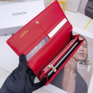 【AT3460】COACHのクラシックなCの長財布。ファッションでシンプルなデザイン、高級な皮製感じ。