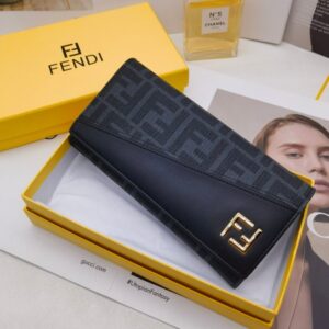 【AT3462】FENDIクラシックFFモノグラム柄カラーブロック長財布。トレンディで万能、高級感がある。
