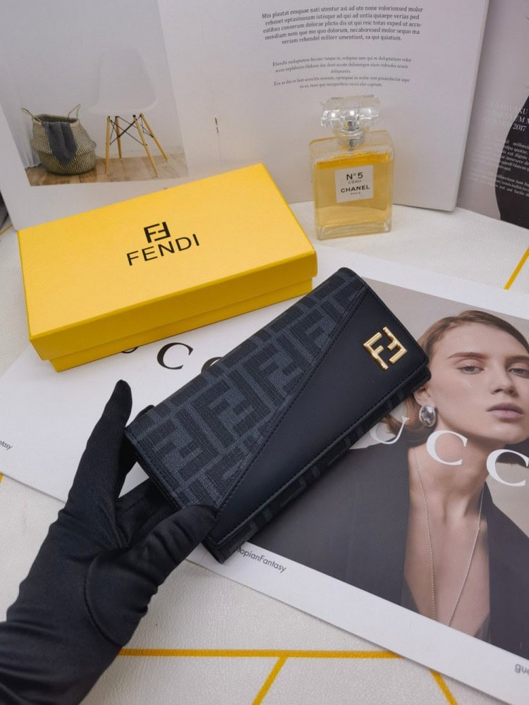 【AT3462】FENDIクラシックFFモノグラム柄カラーブロック長財布。トレンディで万能、高級感がある。