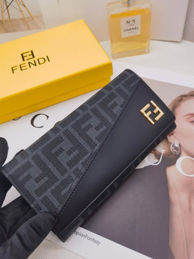 【AT3462】FENDIクラシックFFモノグラム柄カラーブロック長財布。トレンディで万能、高級感がある。