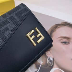 【AT3462】FENDIクラシックFFモノグラム柄カラーブロック長財布。トレンディで万能、高級感がある。