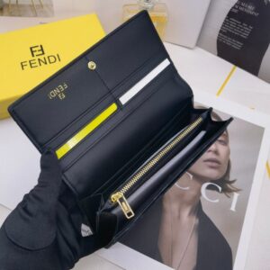 【AT3462】FENDIクラシックFFモノグラム柄カラーブロック長財布。トレンディで万能、高級感がある。