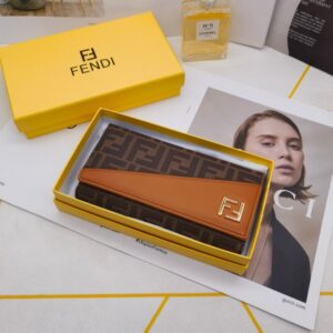 【AT3463】FendiのクラシックなFFモノグラム柄の色合わせの長財布は、ファッション感度が高く、ラグジュアリーブランドの選択です。