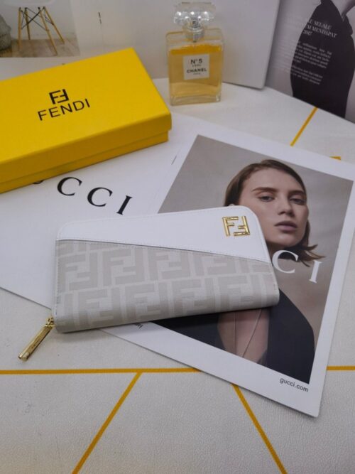 【AT3465】FendiのFFプリントパッチワークロングジップウォレット。ファッショナブルでエレガントなクラシックデザイン。
