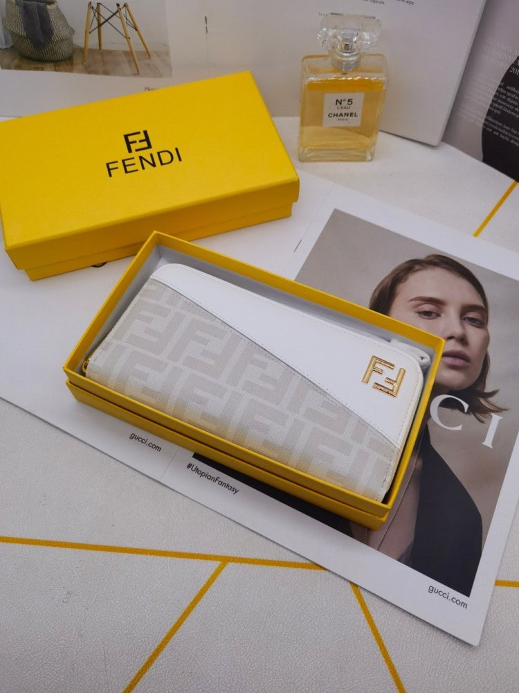 【AT3465】FendiのFFプリントパッチワークロングジップウォレット。ファッショナブルでエレガントなクラシックデザイン。