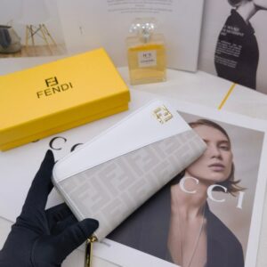 【AT3465】FendiのFFプリントパッチワークロングジップウォレット。ファッショナブルでエレガントなクラシックデザイン。
