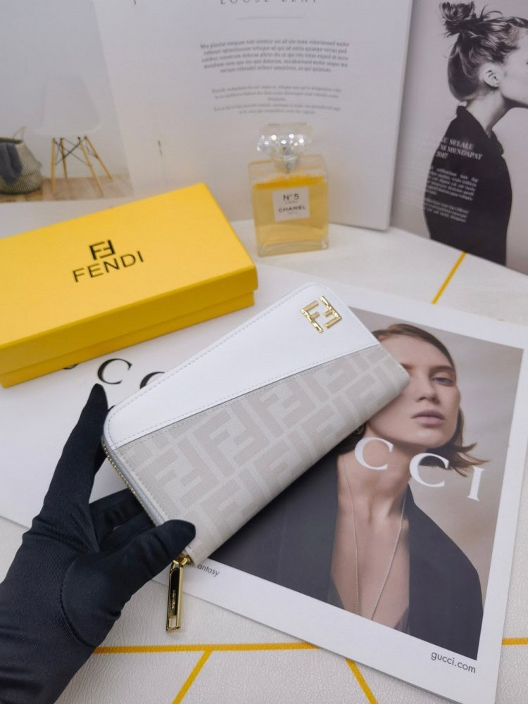 【AT3465】FendiのFFプリントパッチワークロングジップウォレット。ファッショナブルでエレガントなクラシックデザイン。