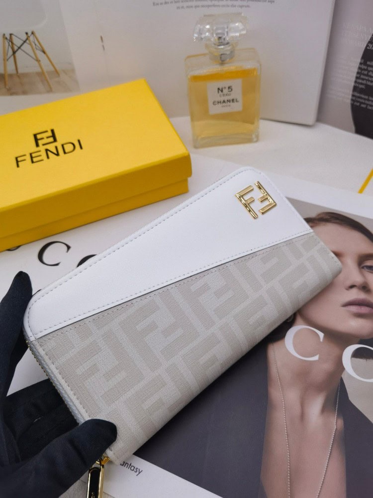 【AT3465】FendiのFFプリントパッチワークロングジップウォレット。ファッショナブルでエレガントなクラシックデザイン。