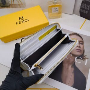 【AT3465】FendiのFFプリントパッチワークロングジップウォレット。ファッショナブルでエレガントなクラシックデザイン。