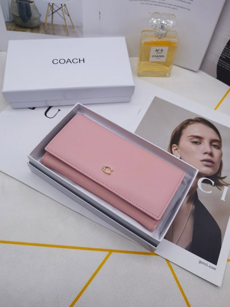 【AT3470】Coachコーチのクラシックでシンプルな長財布。女性におしゃれで合わせやすいハンドバッグ。