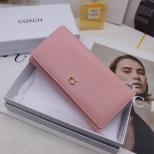 【AT3470】Coachコーチのクラシックでシンプルな長財布。女性におしゃれで合わせやすいハンドバッグ。