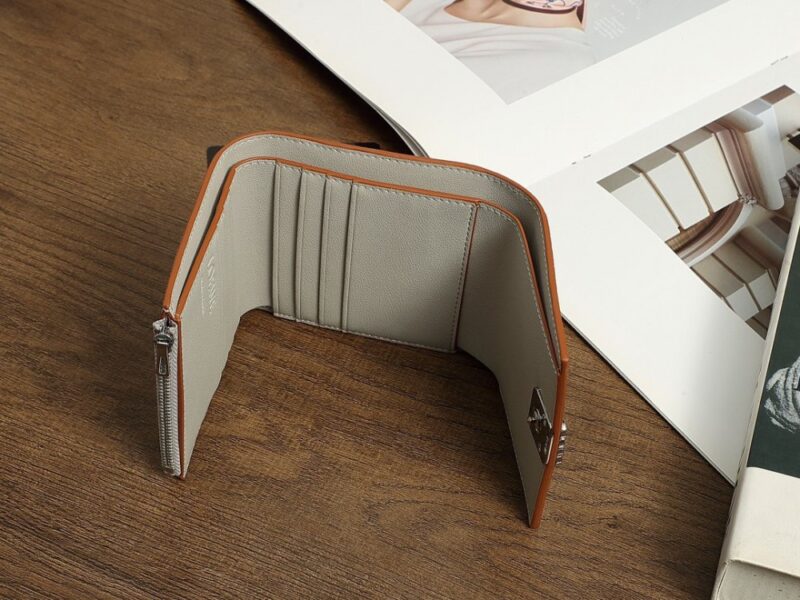 【AT3471】Loeweのハイエンドの質感のコントラストカラーショートウォレット- トレンディで万能なデザイン、精巧な工芸。