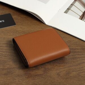 【AT3472】LOEWE ハイエンドレザーフォールディングショートウォレット。スタイリッシュでエレガントな多機能デザイン。