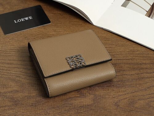 【AT3473】LOEWEクラシックカーフスキンスリーフォールドショートウォレット-ファッショナブルでシックな、贅沢な質感