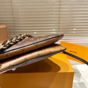 【AT3479】LVのクラシックモノグラムロックハンドバッグ | ヴィンテージでエレガントなショルダーバッグ | カジュアルで通勤にも使える万能アイテム