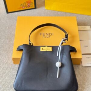 【AT3482】Fendi Peekaboo ISeeU 小サイズのハンドバッグ｜クラシックな通勤バッグ｜高級感のあるファッショナブルなショルダーバッグ