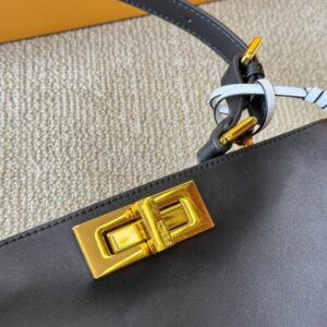 【AT3482】Fendi Peekaboo ISeeU 小サイズのハンドバッグ｜クラシックな通勤バッグ｜高級感のあるファッショナブルなショルダーバッグ
